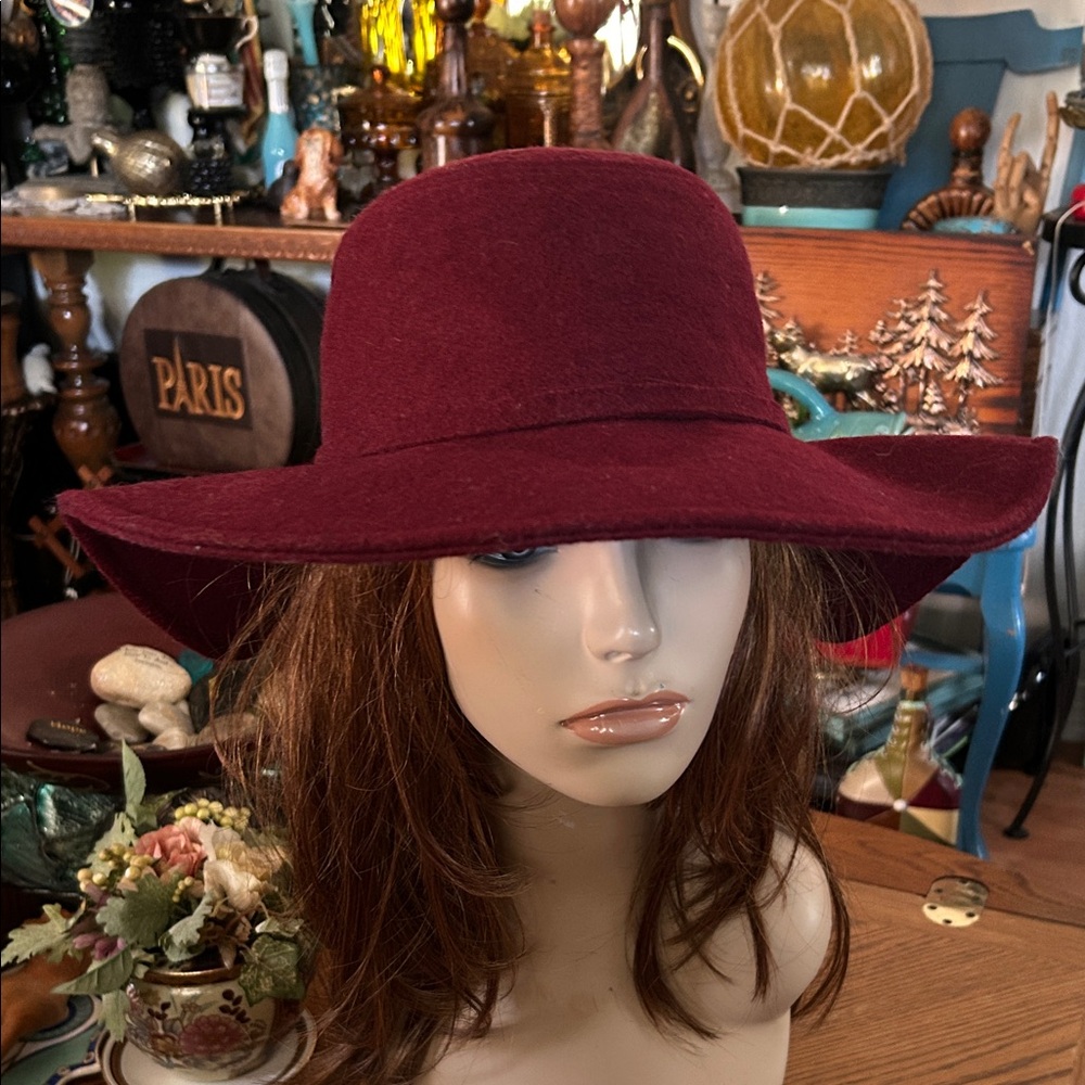 Elegant Burgundy Wide-Brim Hat